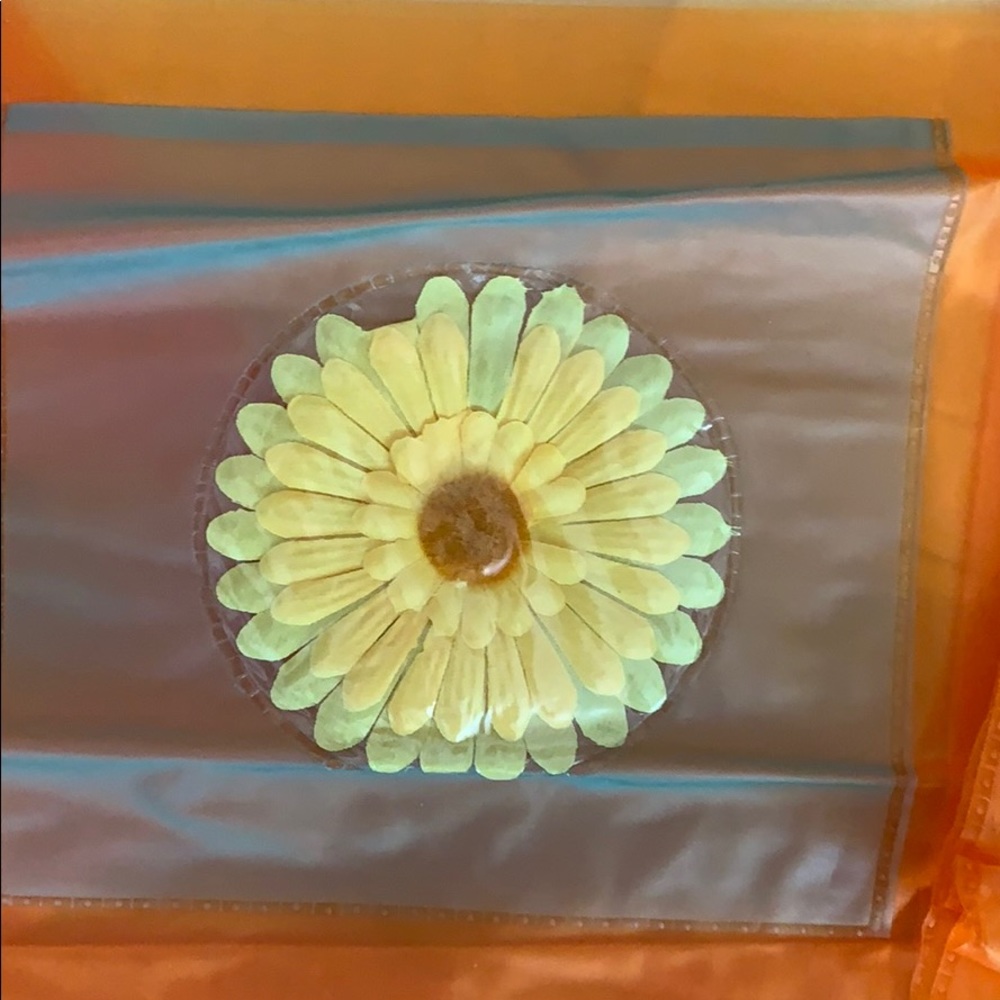 Reusable Gift Bags (plastic) - Picture 3 of 6